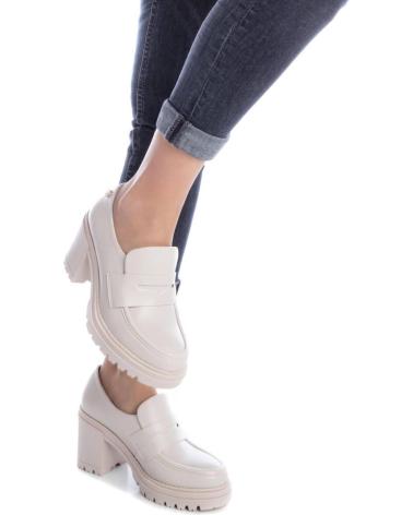 Zapatos de tacón de Mujer XTI MOCASIN 141682  DE BEIGE