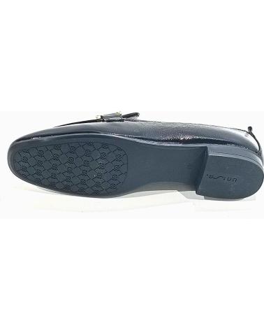 Zapatos de Mujer UNISA ZAPATO MOCASIN DE PIEL CON ESTRIBO DORADO Y SUELA DE GOMA NEGRO