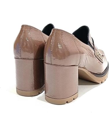 Zapatos de Mujer VIGUERA ZAPATO MOCASIN DE CHAROL CON TACON Y PLATAFORMA PARDO