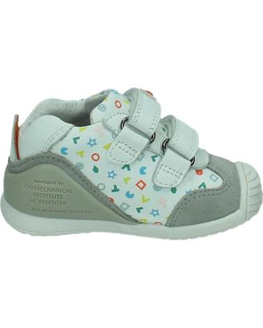 Esportes--De-Niña-BIOMECANICS-Y-PAC-BABY-SAUVAGE-Y-ESTAMPADO-BLANCO