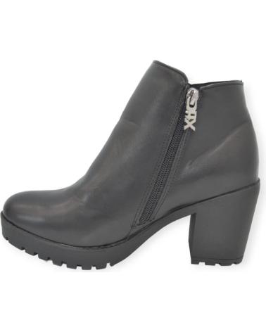 Bottines pour Femme XTI BOTIN CON TACHUELAS LATERALES 48456 NEGRO