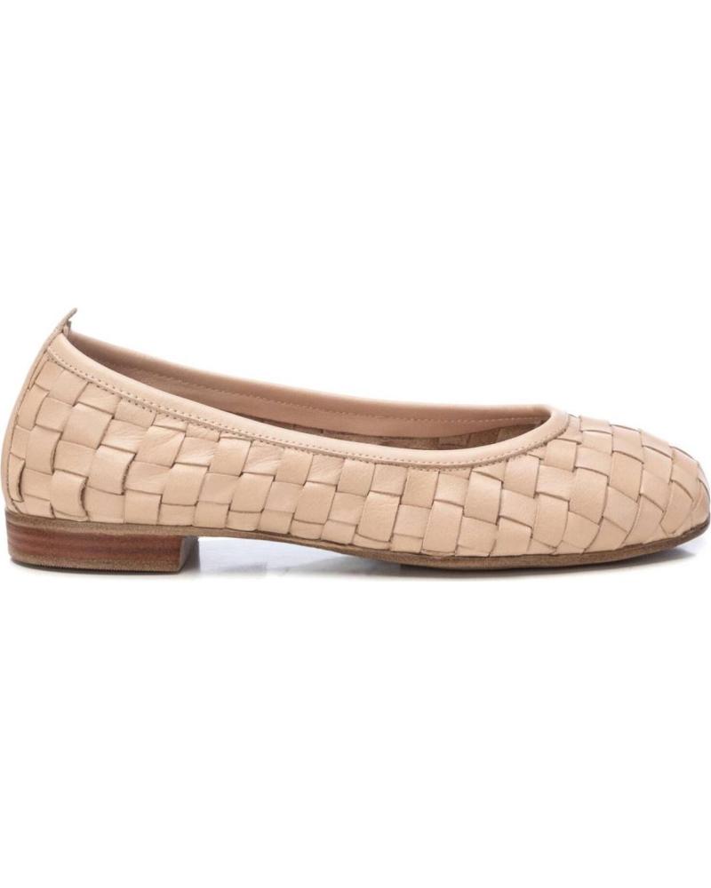 CARMELA ZAPATOS CONFORT MUJER MODELO 152421 COLOR BEIS BEIGE