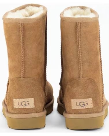 BOTTES UGG CLASSIC SHORT II EN CUIR MARRON CHESTNUT POUR FEMME CUERO