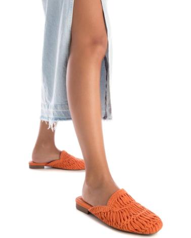 Zuecos de Mujer XTI 142890 NARANJA