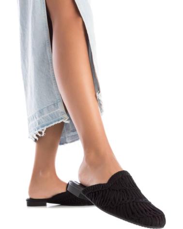 Zuecos de Mujer XTI 142890 NEGRO