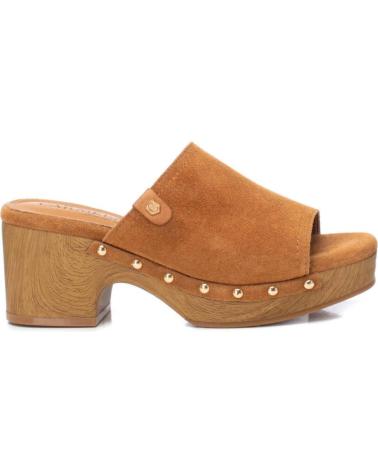 Zuecos de Mujer CARMELA ZUECOS MUJER MODELO 161612C COLOR MARRON CAMEL CAMEL