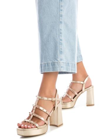 Sandalias de Mujer XTI 142354 ORO