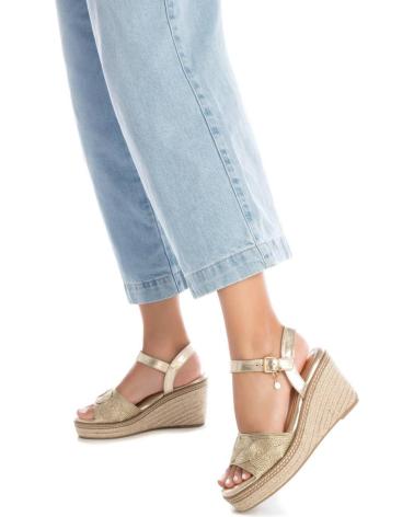 Sandalias de Mujer XTI 142321 ORO