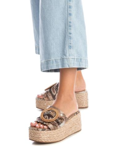 Sandalias-De-Mujer-XTI-142697-CAMEL