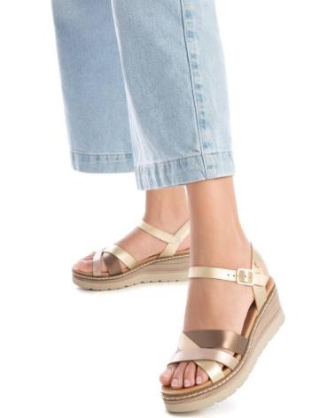 Sandalias de Mujer XTI 142853 ORO