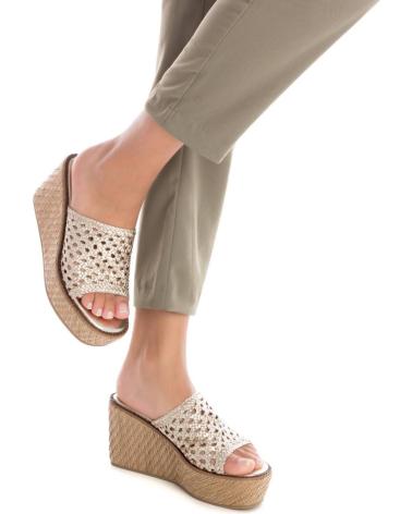 Sandalias-De-Mujer-CARMELA-161483-ORO