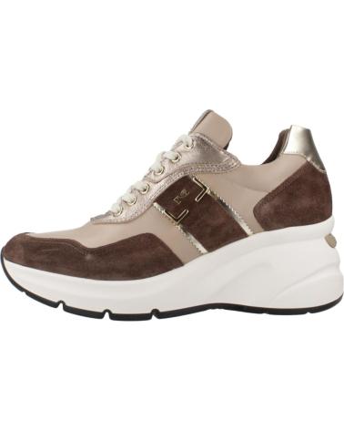 Sneaker für Damen NERO GIARDINI ZAPATILLAS MUJER MODELO I411496D COLOR MARRON 305