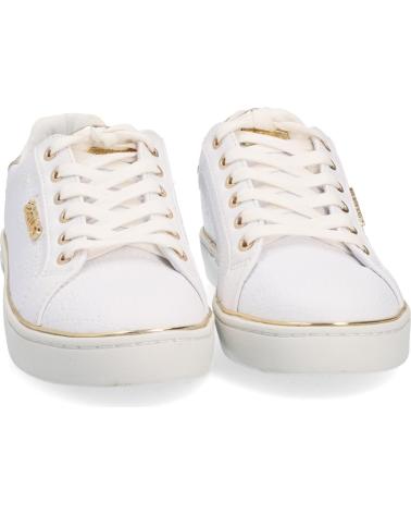 GUESS ZAPATILLAS BECKIE EN COLOR PARA MUJER BLANCO