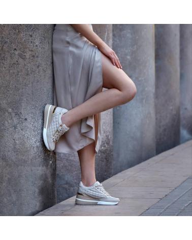 Sapatilhas de Mulher XTI DEPORTIVO 141582  DE BEIGE