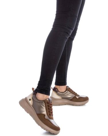 Sapatilhas de Mulher XTI 143359 TAUPE
