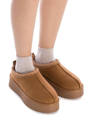 Zoccoli per Donna XTI 143237 CAMEL