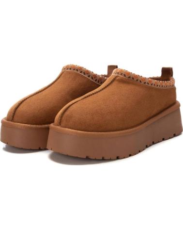 Zoccoli per Donna XTI 143237 CAMEL