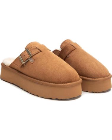Zoccoli per Donna XTI ZAPATO DE MUJER PLANO ESTILO AUSTRALIANA CAMEL