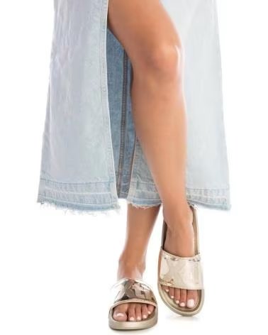 Chinelos de Mulher XTI 142551 CHANCLAS PLAYERAS PARA MUJER ORO