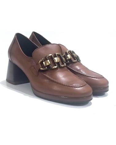 Woman shoes DCHICAS ZAPATO CASUAL DE PIEL CON TACON CUERO