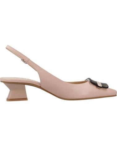 DIBIA ZAPATOS TIPO SALÓN DESTALONADOS CON TACÓN GEOMÉTRICO Y HEBILLA DECORATIVA SKIN