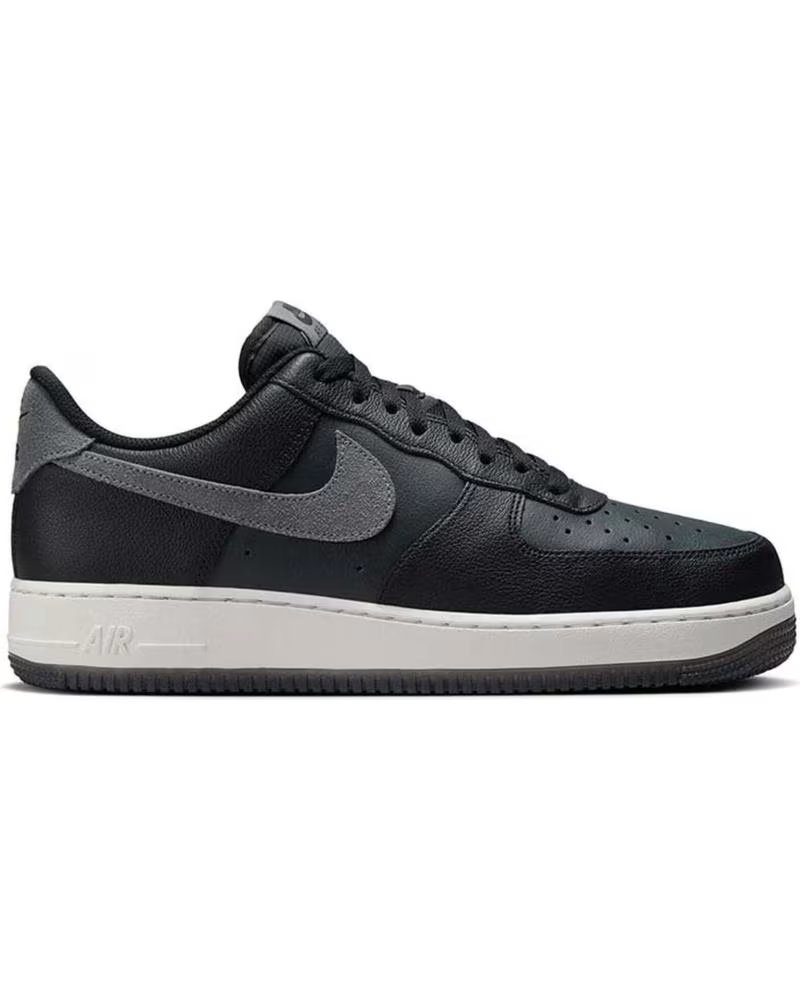 Sportschuhe für Herren NIKE ZAPATILLAS AIR FORCE 1 07 LV8 PARA HOMBRE EN COLOR NEGRO NEGRO
