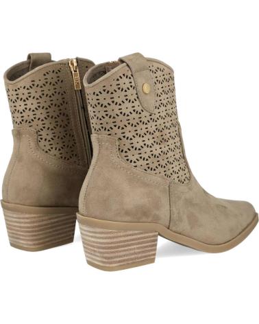 Botas-De-Mujer-XTI-143885-BOTAS-COWBOY-PERFORADAS-DE-MUJER-TAUPE