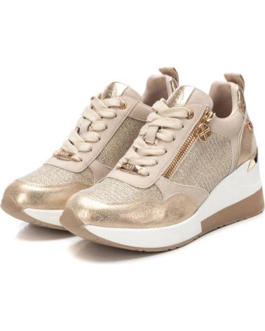 Sneaker für Damen XTI ZAPATILLA CON CUNA PARA MUJER 143717 COLOR ORO