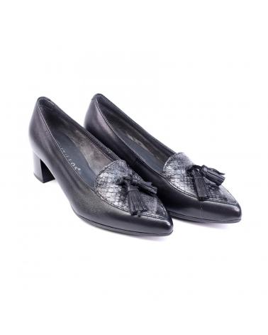 PITILLOS BLACK HEELED LOAFER WITH TASSELS AND SNAKE DETAIL NEGRO