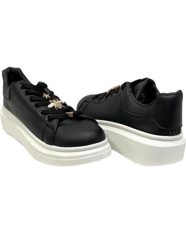 Esportes--De-Mujer-CALZADOMANIA-BAMBA-CON-ADORNOS-EN-CORDONES-NEGRO