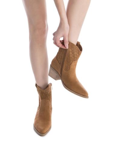 Stiefel für Damen XTI 143885 CAMEL