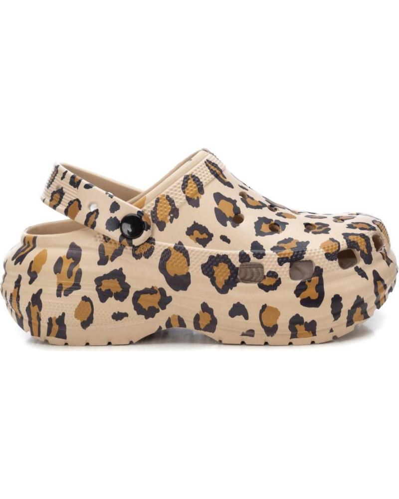 Zuecos de Mujer XTI 143888 BEIGE