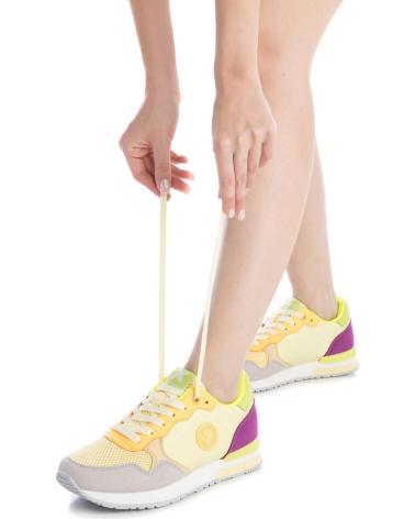 Sneaker für Damen XTI 144061 AMARILLO