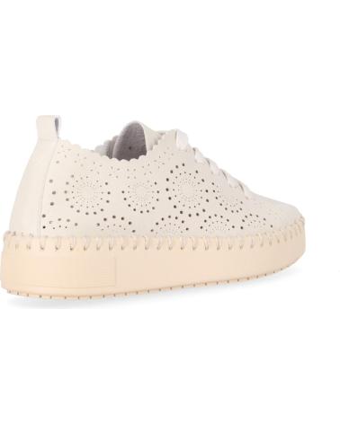 PERFORIERTE FREIZEITSCHUHE CHIKA10 CARMEN UP 01 BEIGE BEIG-BEIGE