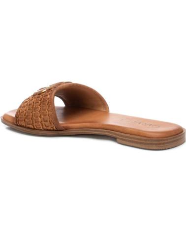 Sandales pour Femme CARMELA SANDALIA PALA PLANA EN PIEL Y ADORNO FRONTAL CAMEL