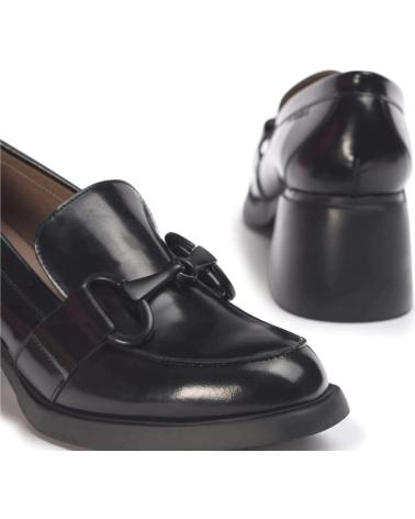 Mocasines de Mujer WONDERS ZAPATOS MOCASIN PIEL NEGRO REGATA NEGRO