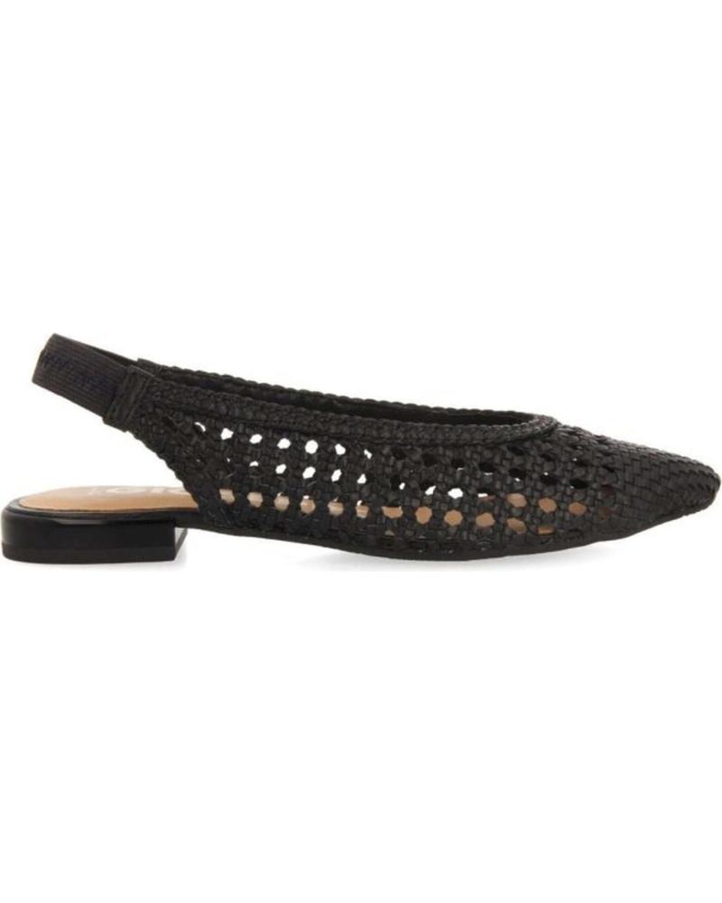 Sabrinas-De-Mujer-GIOSEPPO-MANOLETINAS-GUATAVITA-PARA-MUJER-EN-COLOR-NEGRO-PLATEADO