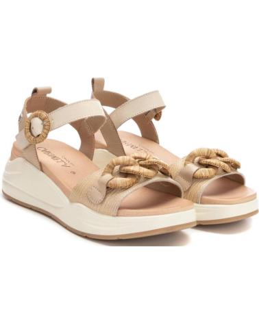 Sandálias de Mulher CARMELA SANDALIA DE MUJER EN PIEL CON CIERRE MEDIANTE HEBILLA BEIGE