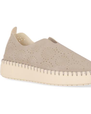 Chaussures pour Femme CHIKA10 CARMEN UP 02 TAUPE-TAUPE