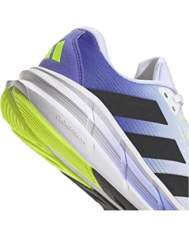 Man Trainers ADIDAS MODELO QUESTAR 3 M PARA HOMBRE BLANCO