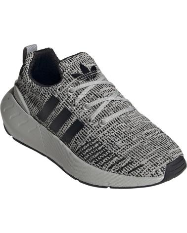 Sportivo-De-Hombre-ADIDAS-MODELO-SWIFT-RUN-22-J-PARA-KIDS-GRIS