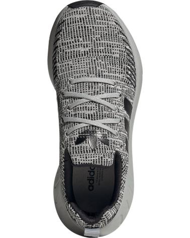 Sportivo-De-Hombre-ADIDAS-MODELO-SWIFT-RUN-22-J-PARA-KIDS-GRIS