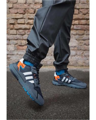 ADIDAS MODELO NITE JOGGER PARA HOMBRE NEGRO