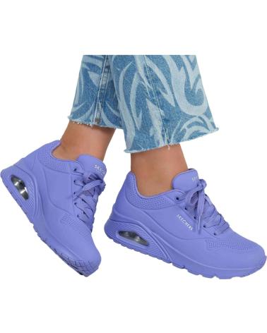 Sapatilhas de Mulher SKECHERS ZAPATILLAS PARA MUJER EN COLOR MORADO MORADO