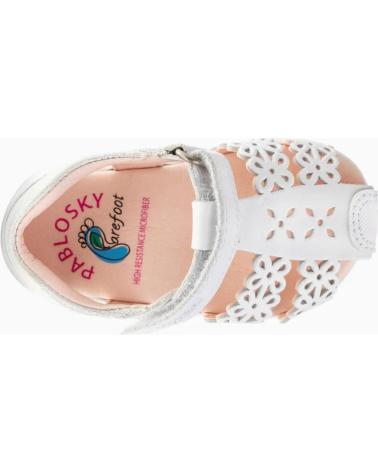 SANDALIAS CERRADAS RESPETUOSAS PABLOSKY 0511 DE PIEL BLANCA PARA NIÑA BLANCO