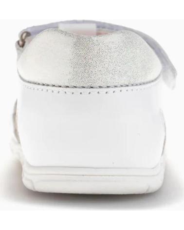 SANDALIAS CERRADAS RESPETUOSAS PABLOSKY 0511 DE PIEL BLANCA PARA NIÑA BLANCO