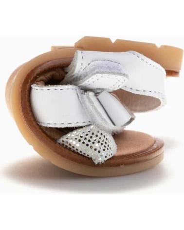 Sandalias-De-Niña-PABLOSKY-SANDALIA-DE-PIEL-CON-LAZO-Y-VELCRO-PARA-NINA-05700-BLANCO