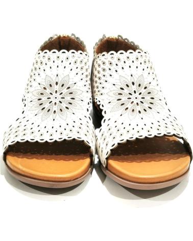 Sandali per Donna TOP3 SANDALIA CASUAL DE PIEL TROQUELADA CON SUELA DE GOMA HIELO
