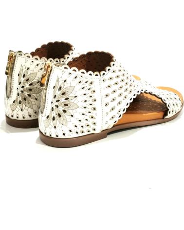 Sandali per Donna TOP3 SANDALIA CASUAL DE PIEL TROQUELADA CON SUELA DE GOMA HIELO