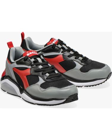 Zapatillas deporte de Hombre DIADORA WHIZZ RUN BLACK-RED CAPITAL